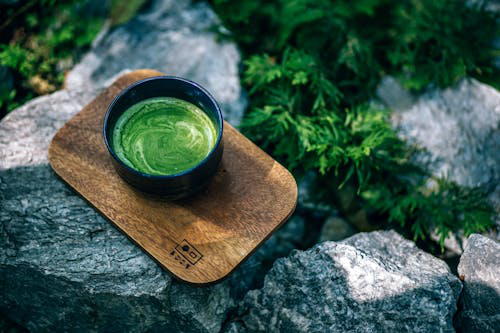 A Matcha Lover's Guide: The Health Benefits of Organic Matcha Latte